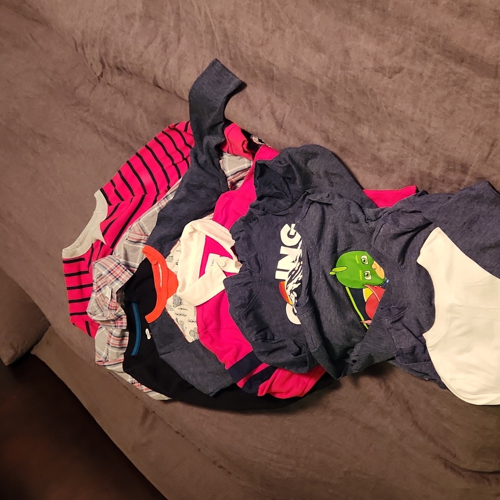 Old Navy Lot of 9 - Boys Tops size 5T